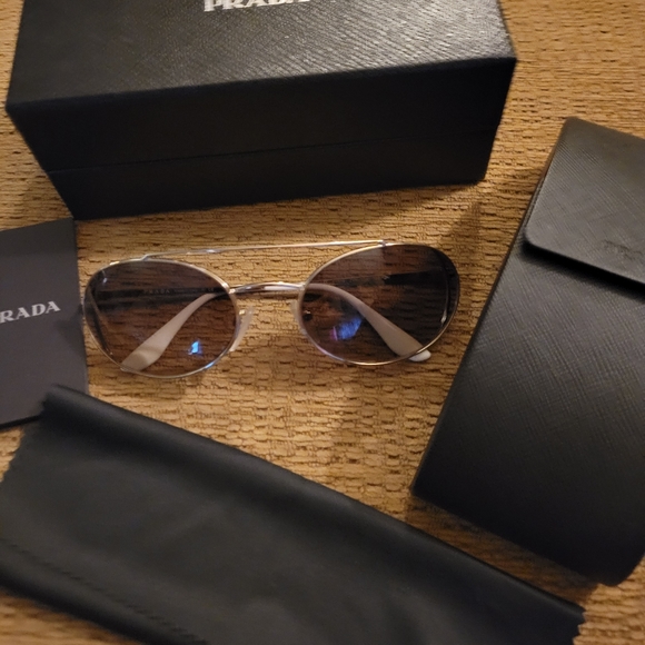 Prada Sunglasses NWOT - Picture 5 of 6